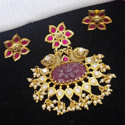 Carved Pendant Set in Fusion Style