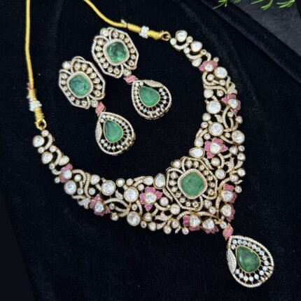 Victorian NeckSet