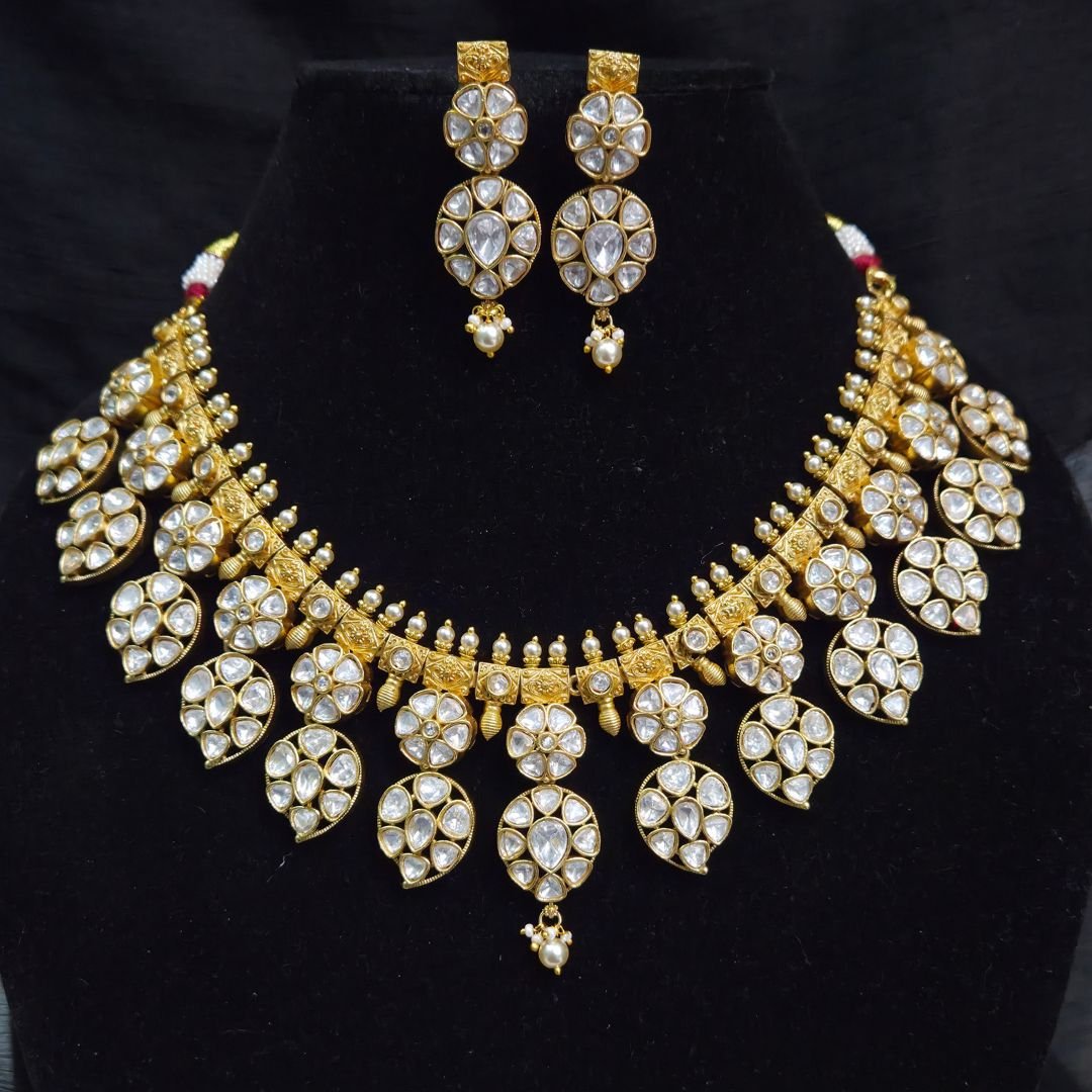 5650 Antique Gold Kundan Pan Motif Short Necklace Set - Image 1