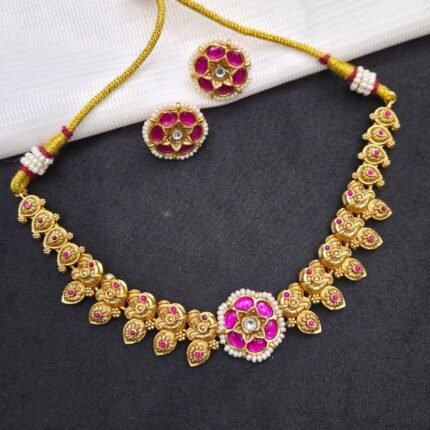 Floral Rosette Necklace Set