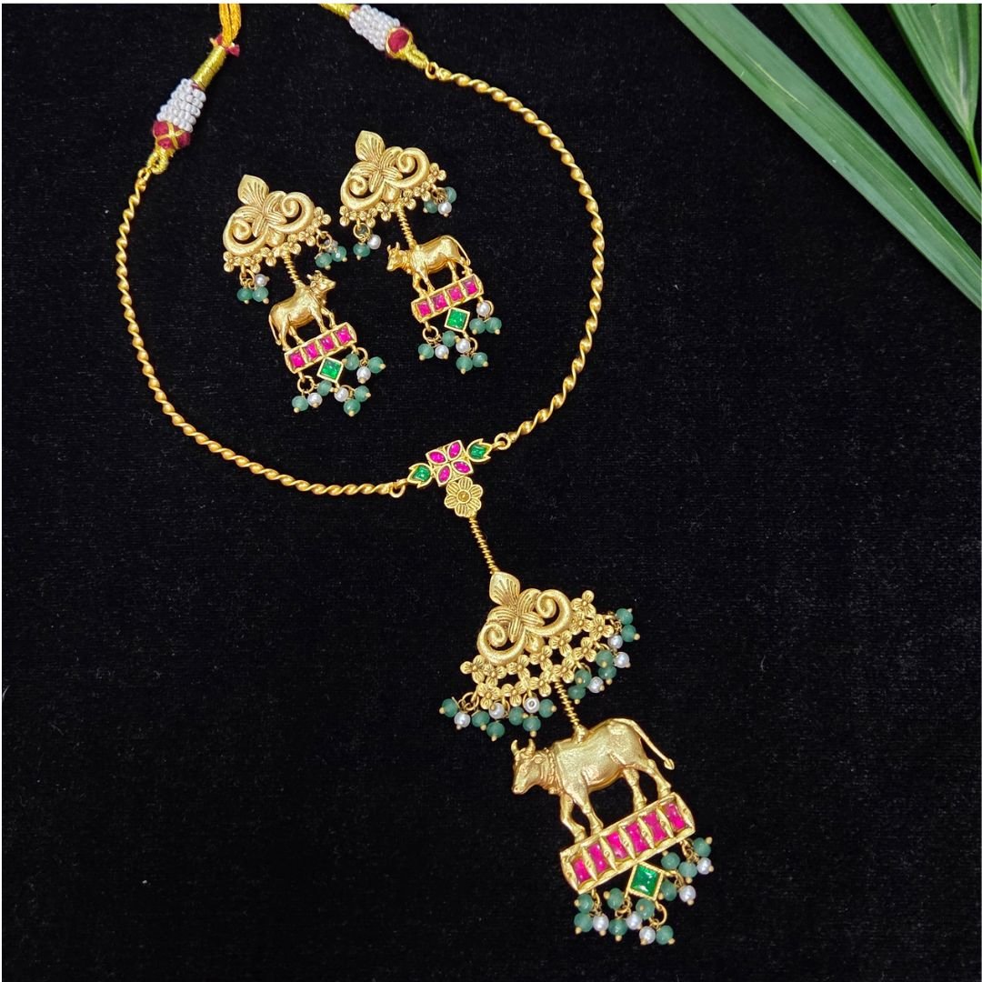 2250 Antique Gold Temple Nakkashi Kamadhenu Neckset - Image 1